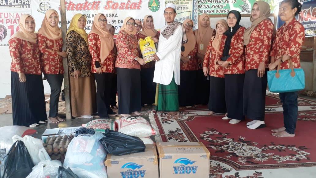 01 Dharma Wanita Disnakertrans Bungo Santuni Panti Asuhan Hijratul Khoir