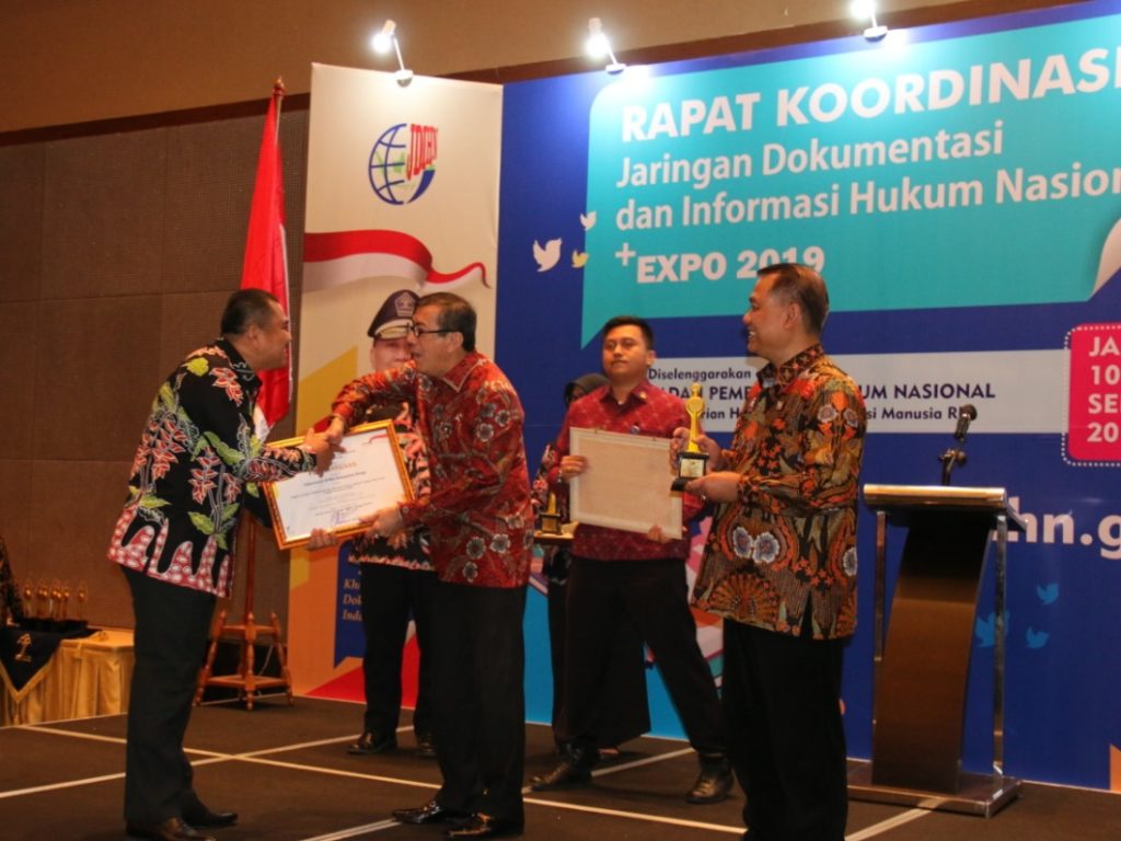 20190911_000404 Sekretariat DPRD Bungo Terima Penghargaan JDHN AWARD 2019 dari Kemenkumham RI