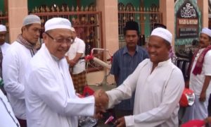 BUPATI CEK ENDRA SERAHKAN BANTUAN ALAT PERTANIAN KEPADA KELOMPOK TANI.mpg snapshot 00.07 2019.09.24 09.36.32