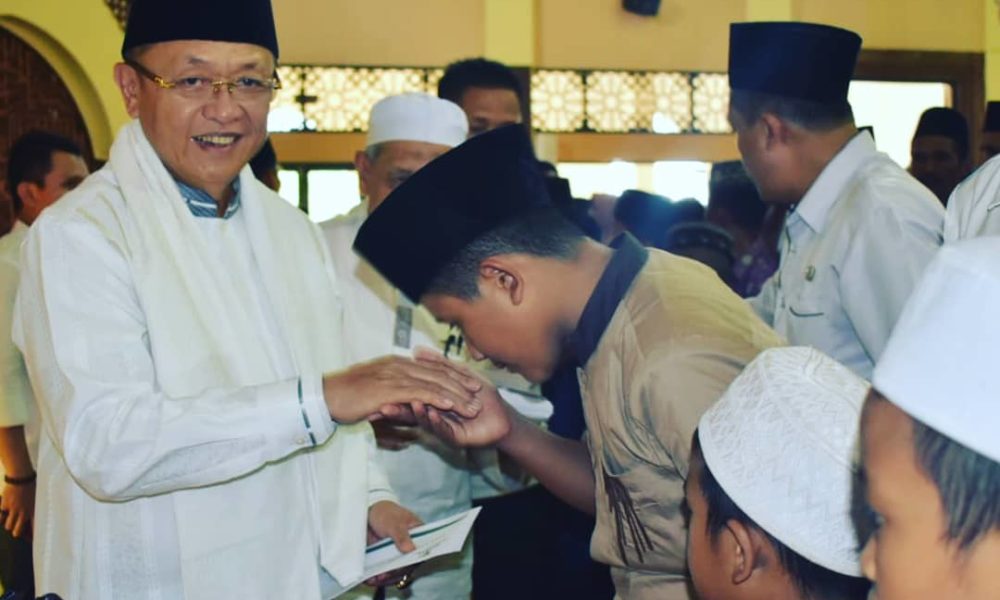 Hari Raya Anak Yatim, Bupati H.Cek Endra Santuni 700 Anak Yatim