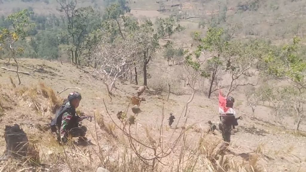 IMG-20190928-WA0009 Satgas Pamtas RI-RDTL Yonif Raider 142/KJ, Lakukan Patroli Patok