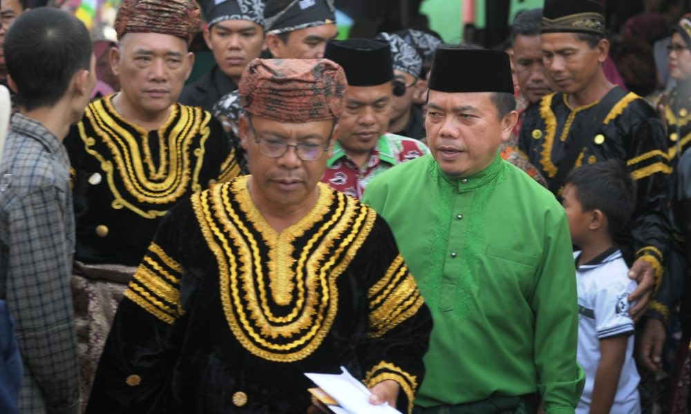 H Al Haris Disambut Delapan Depati dan Lima Kades Di Kabupaten Kerinci