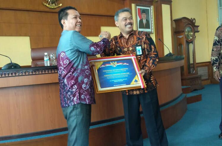 IMG-20191002-WA0006 Bupati Batanghari Terima Piagam Opini WTP dari Menteri Keuangan