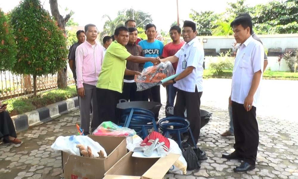 Dinas Nakertrans Bungo Salurkan Bantuan untuk Tenaga Kerja Mandiri