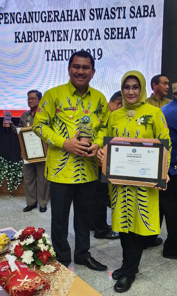 IMG_20191119_151448 Bupati Mashuri Terima Penganugerahan Swasti Saba Kabupaten Sehat 2019