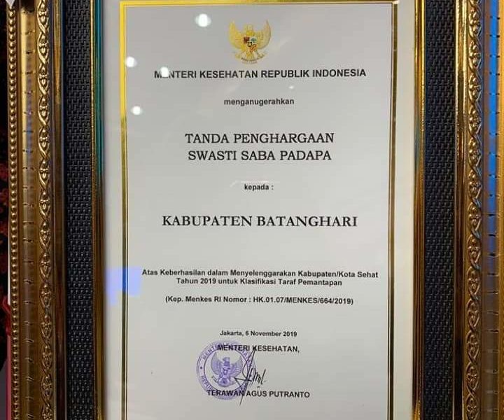 Bupati Batanghari Terima Penghargaan Swasti Saba Kabupaten/Kota Sehat 2019
