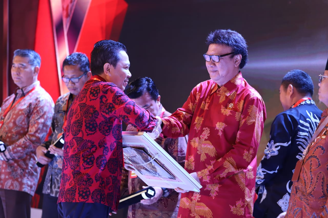 Bupati Syahirsah Kembali Terima Penghargaan SAKIP Predikat BB dari Kemenpan-RB
