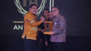 WhatsApp Image 2020-03-11 at 13.46.40 (1) H. Mashuri Dinobatkan Jadi Bupati Terbaik oleh Appernas Jaya