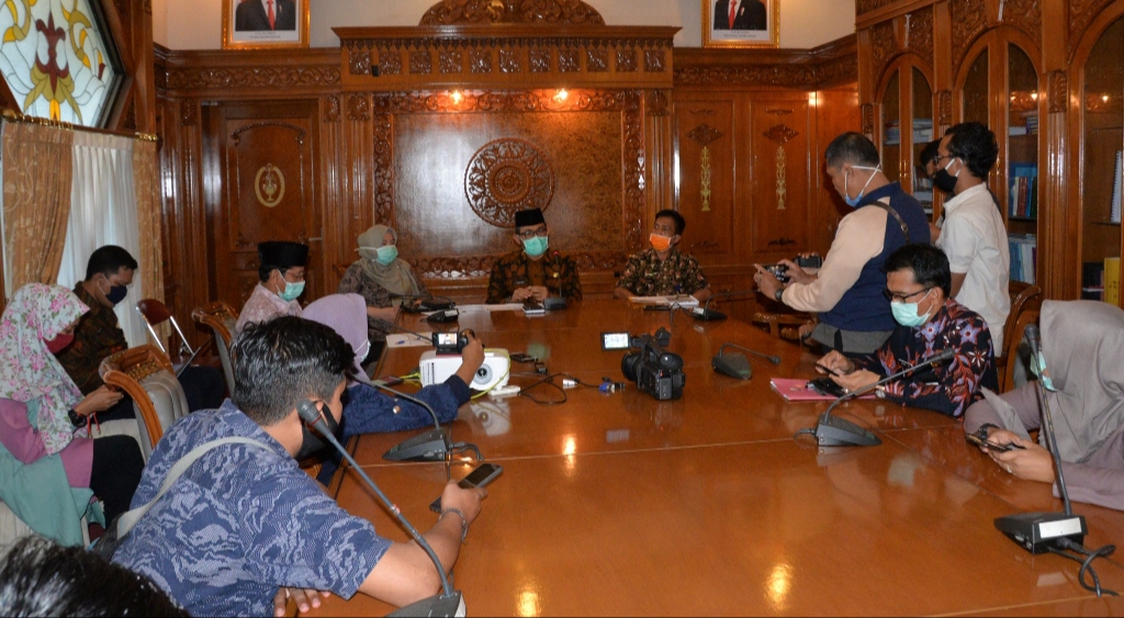 Pj. Sekda Provinsi Jambi Jelaskan Stimulus Bantuan Sosial Penanganan Covid-19