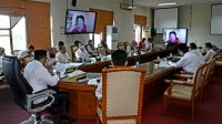 20200422_174515 Sekda Provinsi H.Sudirman Ikuti Rapat Koordiansi Bersama Tim Kordinator Pencegah Wilayah VII KPK RI