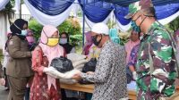 20200506_231453 Ketua TP-PKK Hj Yunninta Asmara Bagikan Ratusan Sembako