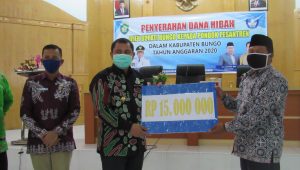 IMG_9278 Bupati H Mashuri Menyerahkan Dana Hibah kepada 31 Pesantren
