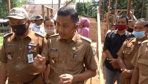 Wabup Apri Tinjau Program Bedah Rumah di Tiga Kecamatan