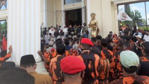 20200703_204331 Aksi Demo Tolak RUU HIP di Gedung DPRD Provinsi Jambi