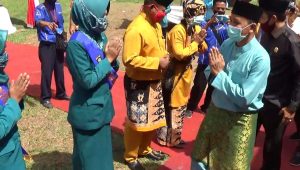 Pengukuhan Gelar Adat Rio, Wabup Minta Jalankan Roda Pemerintahan dengan Baik