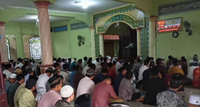 Warga Dusun Sungai Gurun Pelepat Bungo,Melaksanakan Sholat Id di Masjid Al-Husna