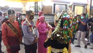 Pisah Sambut Kapolres Bungo, AKBP Mokhamad Luthfi Disambut dengan Tari Persembahan