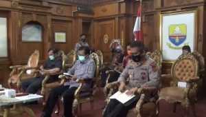Pjs Gubernur Ikuti Rapat Antisipasi Penyebaran Covid-19