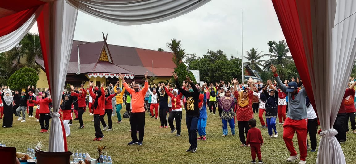 HAMAS-APRI Senam Lansia Bersama Kaum Hawa
