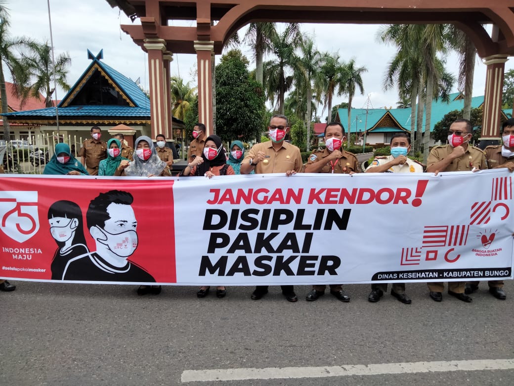Cegah Penyebaran Corona, Pjs Bupati Bungo Bagikan 10.000 Masker Gratis 