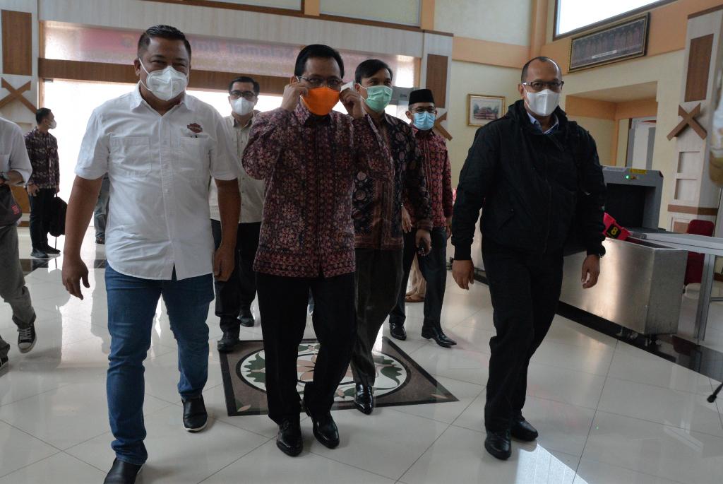 pjs gub jambi