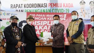 pjs gubernur jambi Pjs Gubernur Jambi Serahkan Bantuan Alat Kesehatan Untuk Penanganan Covid-19