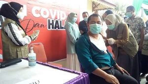 IMG-20210206-WA0012 Bupati Mashuri Menjadi Orang Pertama di Suntik Vaksin Covid-19 di Bungo