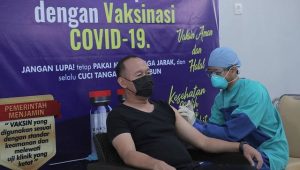 Photo by Pemerintah Kabupaten Tebo on Bupati & Wabup Jalani Vaksinasi Covid-19 Pertama Di Tebo
