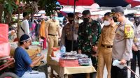 polresbungo Kapolres Bungo Bersama Forkopimda Bagikan Masker Gratis dan Himbau Warga Patuhi Prokes