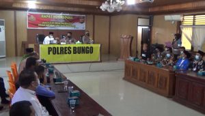 WhatsApp Image 2021-03-30 at 16.24.15 Kapolres Bungo Pastikan TNI-POLRI Berikan Rasa Aman dan Nyaman bagi Umat Kristiani dalam Ibadah Pekan Suci.