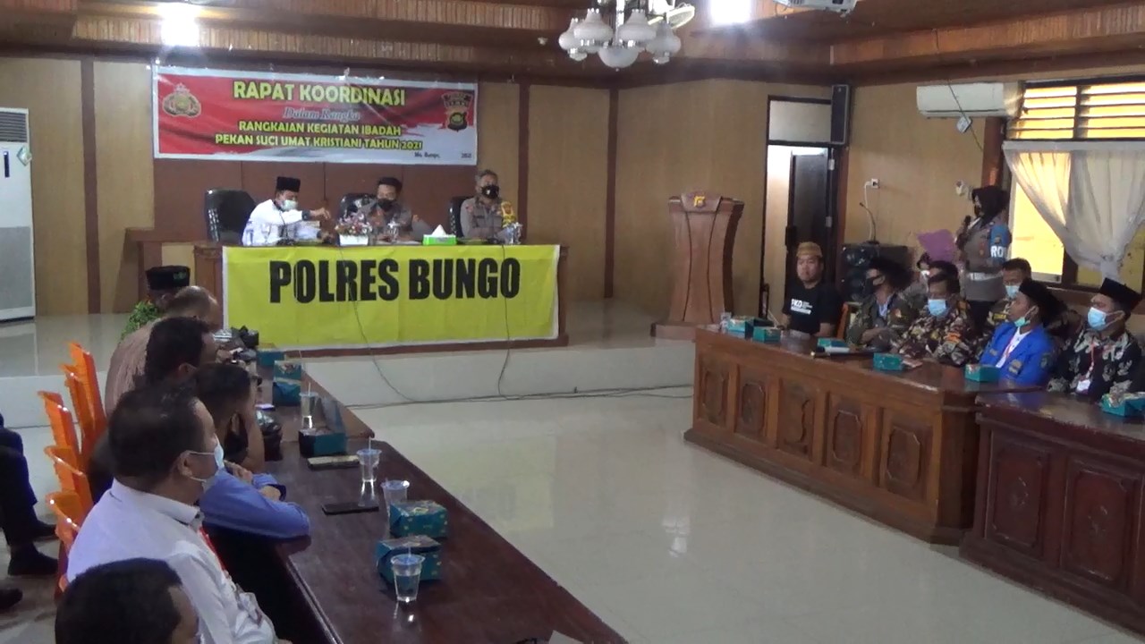 Kapolres Bungo Pastikan TNI-POLRI Berikan Rasa Aman dan Nyaman bagi Umat Kristiani dalam Ibadah Pekan Suci.