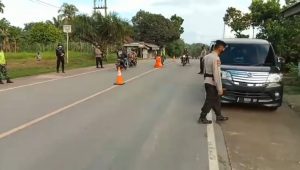 8 Cegah Covid-19, Ratusan Kendaraan Disuruh Putar Balik di Perbatasan Jambi – Sumsel