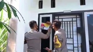 STIKER WAJIN SWAB DIRUMAH PEMUDIK.mp4_snapshot_00.42.336 Rumah Pemudik Dipasang Stiker Wajib Swab