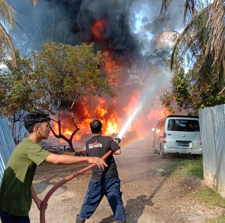 Gudang yang Terbakar di Bungo Simpan Puluhan Drum BBM