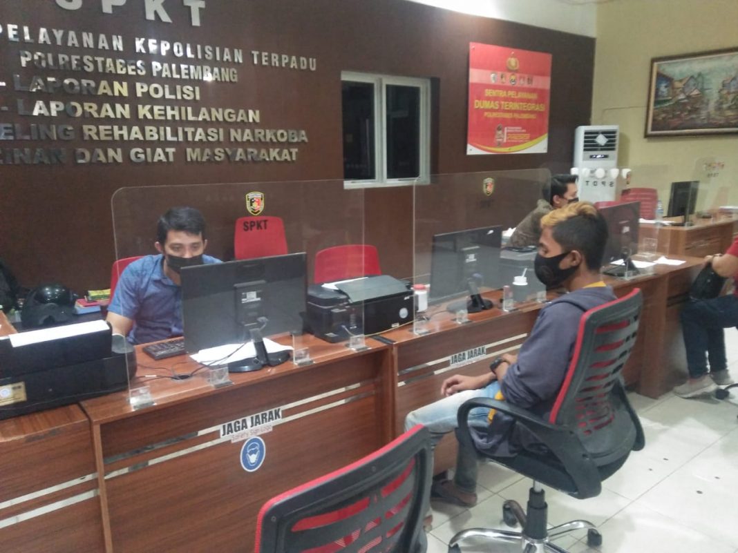 ayah korban saat lapor ke polisi