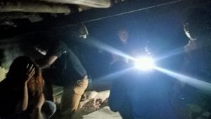 irt-lampukuning Asyik Main Judi, IRT Bersama Dua Teman Laki Lakinya Digerebek Polisi
