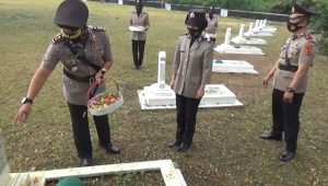 IMG-20210629-WA0004 Hormati Jasa Para Pahlawan, Kapolres Bungo Pimpin Ziarah dan Tabur Bunga