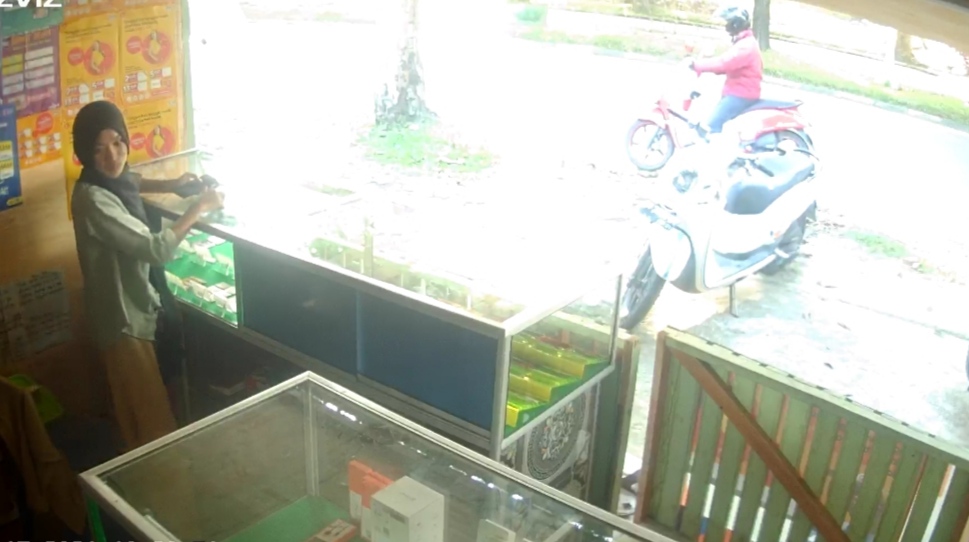 Viral Aksi Pencurian Motor Dibungo Terekam CCTV