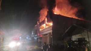 Ruko Tempat Penyimpanan Spare Part Kendaraan Hangus Dilalap Si Jago Merah