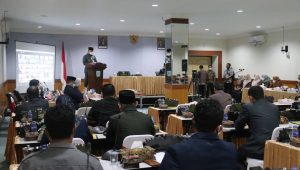 lampukuning_id-golkar Fraksi Golkar Minta Pemkot Tertibkan Bangunan Liar Diatas Drainase