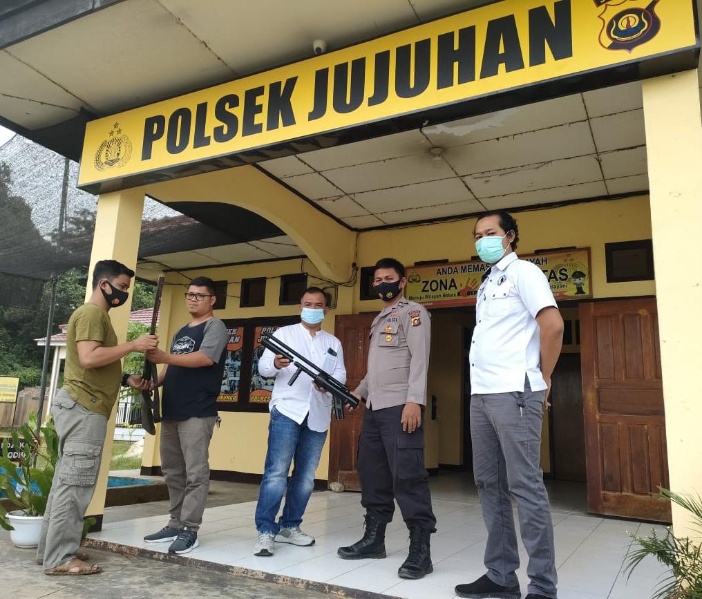 Sadar Hukum: Warga Sekitar Jujuhan Bungo Serahkan Senpira Ke Polisi