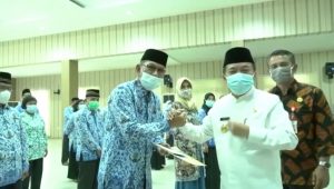 H Al Haris Beri Santunan 55 Pensiunan ASN