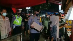 12.mp4_snapshot_00.10.153 Warga Terdampak PPKM Mikro Dapat Bantuan Sembako