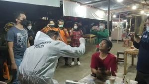 8.mp4_snapshot_00.00.000 Cegah Covid-19, Warga Langgar Jam Malam Swab Ditempat