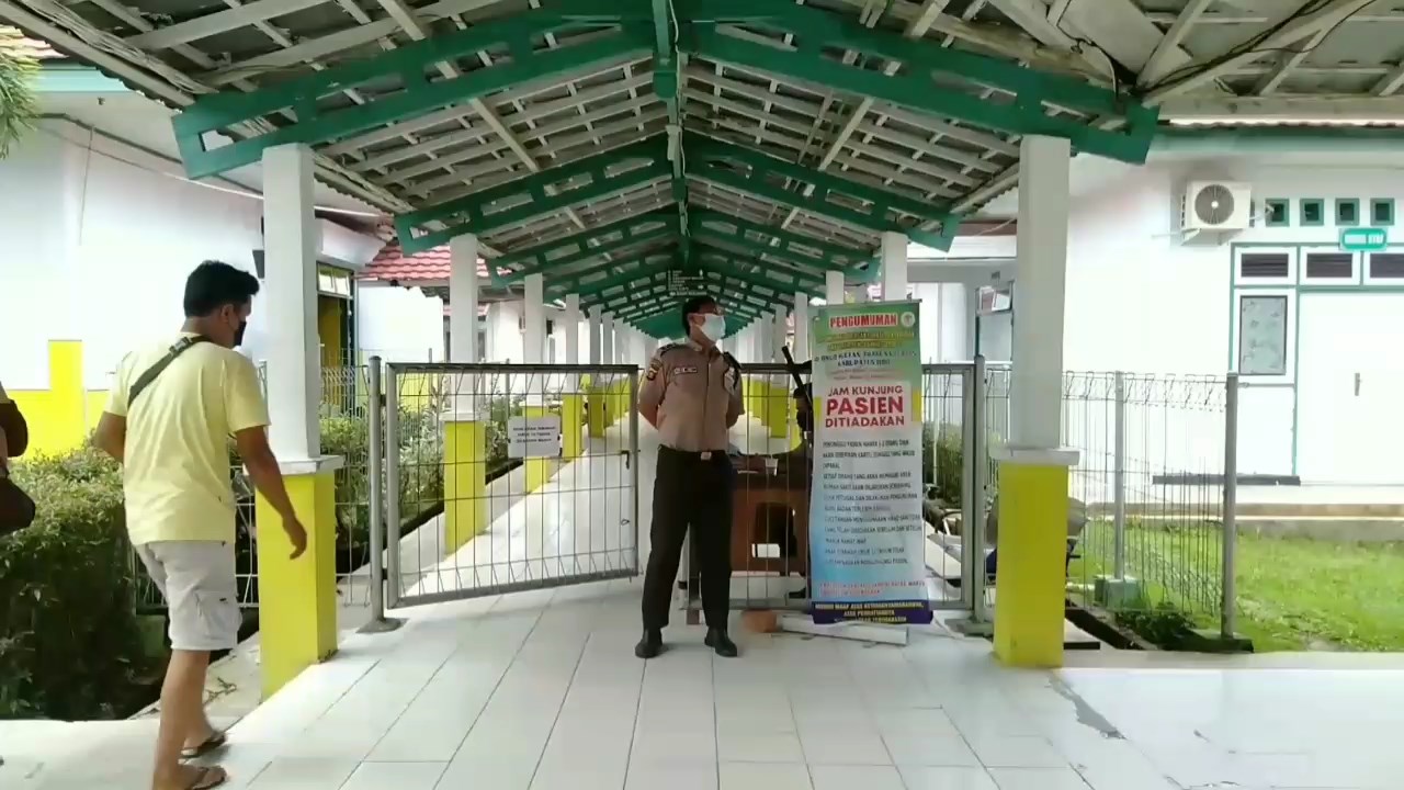 GUNAKAN TABUNG OKSIGEN CAPAI 100 TABUNG.mp4 snapshot 00.44.995