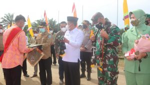 lampukuning_id-Wakil-gubernur-jambi Abdulah Sani: TMMD Wujud Sinergitas Pemerintah Daerah DenganTNI Percepat Akselerasi Pembangunan