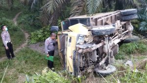 lampukuning_id_kecelakaan-merangin Dua Kendaraan Terlibat Adu Kambing