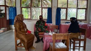lampukuning_id_kodim0416-bute Komsos di SDN 124, Sertu Sudi Armadi Himbau Kepala Sekolah dan Guru Selalu Terapkan Prokes