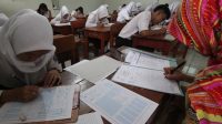 sekolah gratis ilustrasi
