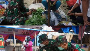 Dandim 0416/Bute Jemput Bola Turun Ke Pasar, Ajak Para Pedagang Segera di Vaksin